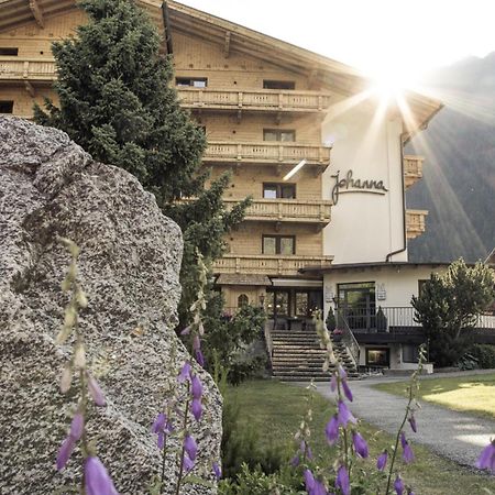 Hotel Johanna Mitten Im Oetztal ウムハウゼン エクステリア 写真