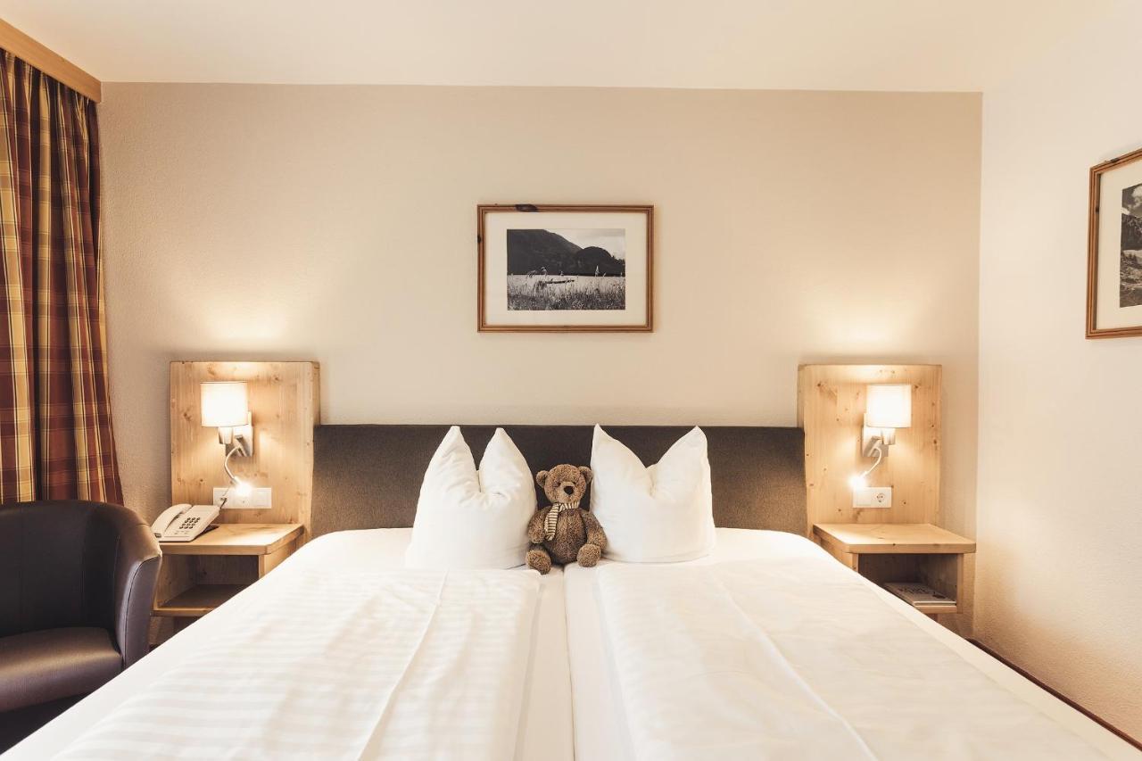 Hotel Johanna Mitten Im Oetztal ウムハウゼン エクステリア 写真