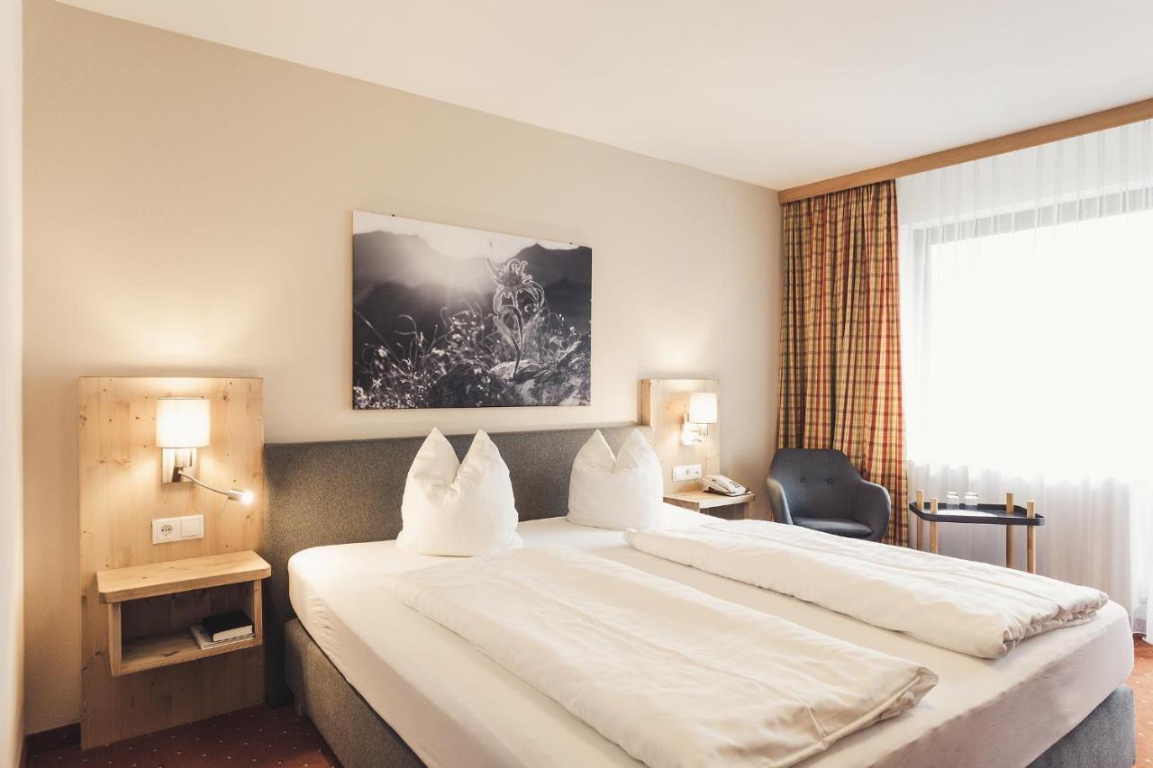 Hotel Johanna Mitten Im Oetztal ウムハウゼン エクステリア 写真