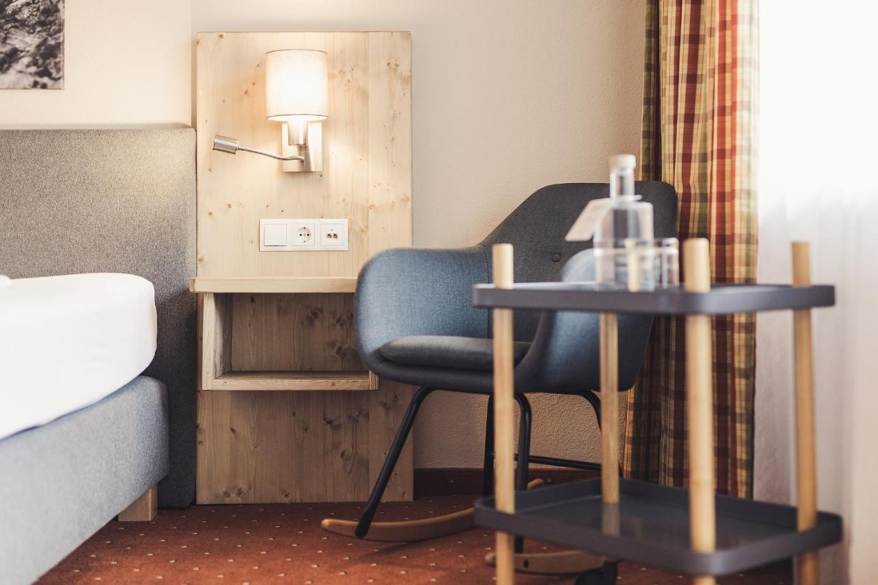 Hotel Johanna Mitten Im Oetztal ウムハウゼン エクステリア 写真
