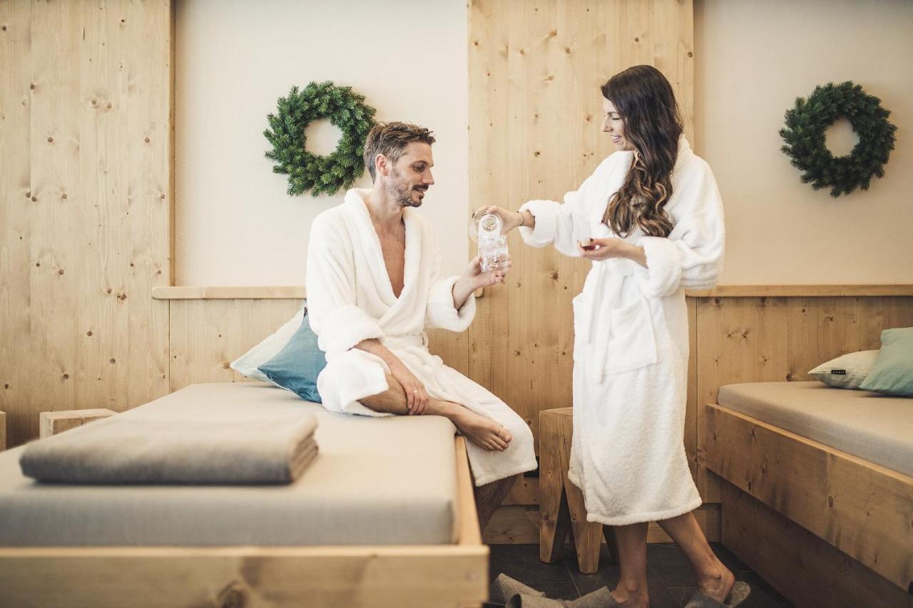 Hotel Johanna Mitten Im Oetztal ウムハウゼン エクステリア 写真