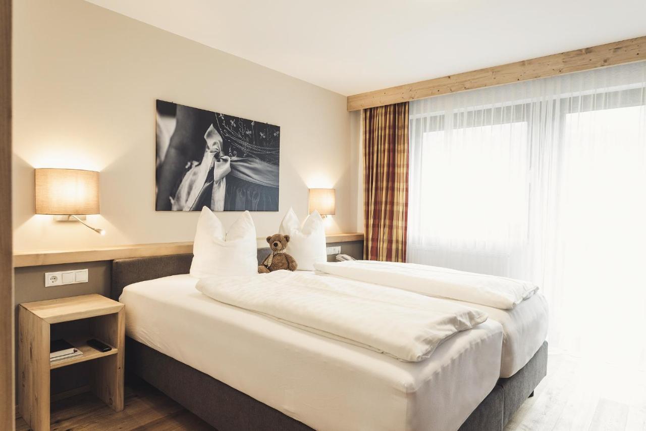 Hotel Johanna Mitten Im Oetztal ウムハウゼン エクステリア 写真